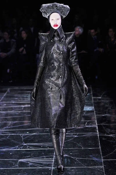 Look 37
